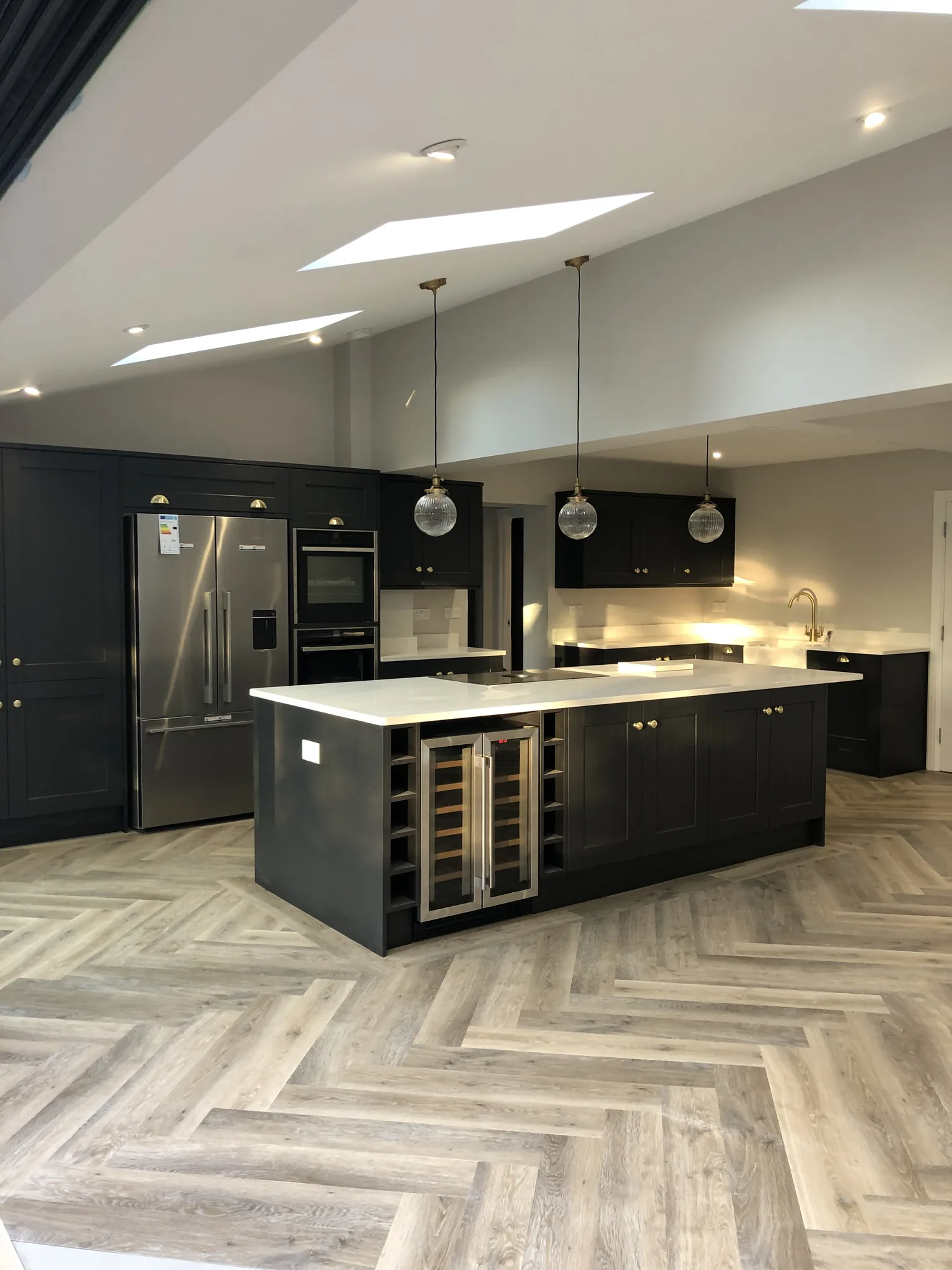 Made-to-measure kitchen larder cupboard with internal drawer runners